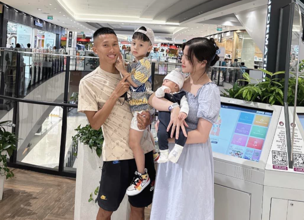 Vợ tân binh tuyển Việt Nam biết tin chồng dự ASEAN Cup 2024 qua Facebook