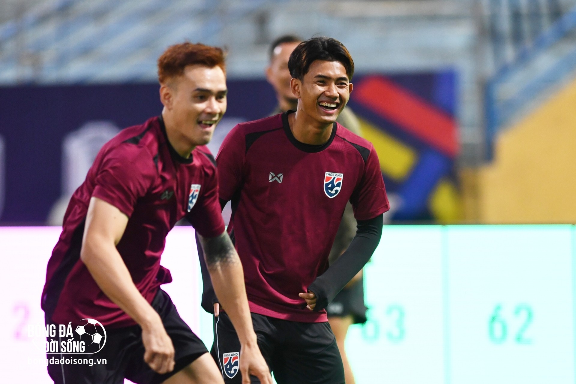 ĐT Thái Lan đổ bộ Hàng Đẫy, Suphanat lừa bóng điêu luyện khiến đồng đội tẽn tò