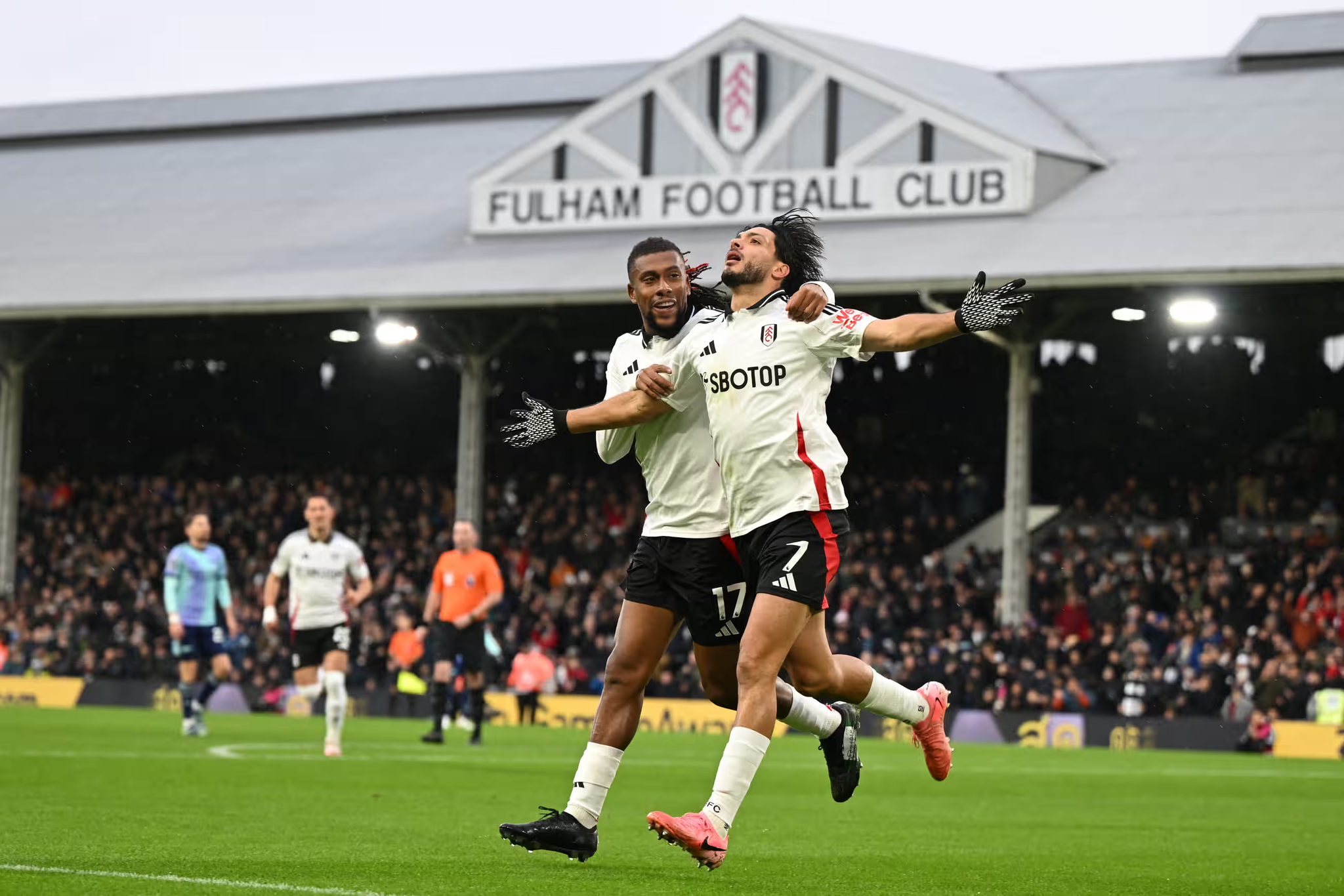 Hòa thất vọng Fulham, Arsenal lỡ cơ hội rút ngắn khoảng cách với ngôi đầu