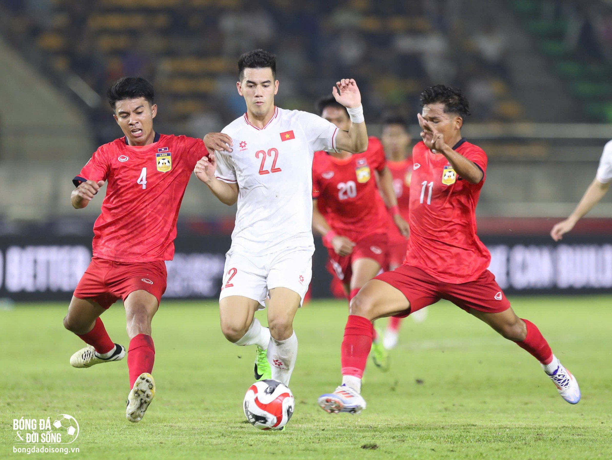 Lần đầu tiên sau 26 năm, ĐT Việt Nam bị Lào chọc thủng lưới