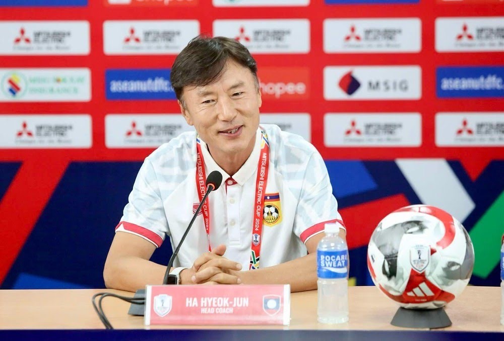 HLV Ha Hyeok Jun (ĐT Lào): Tuyển Việt Nam có thể mạnh như Hàn Quốc, Nhật Bản