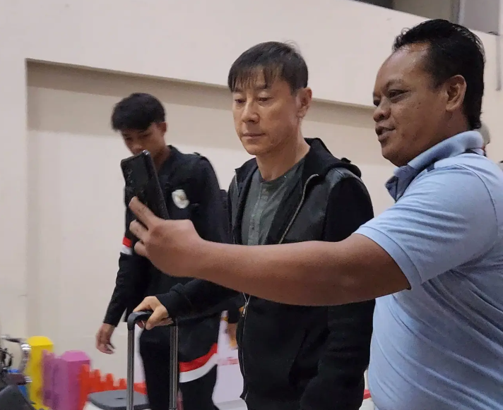 HLV Shin Tae Yong từ chối truyền thông, căng thẳng sau trận ra quân của ĐT Indonesia