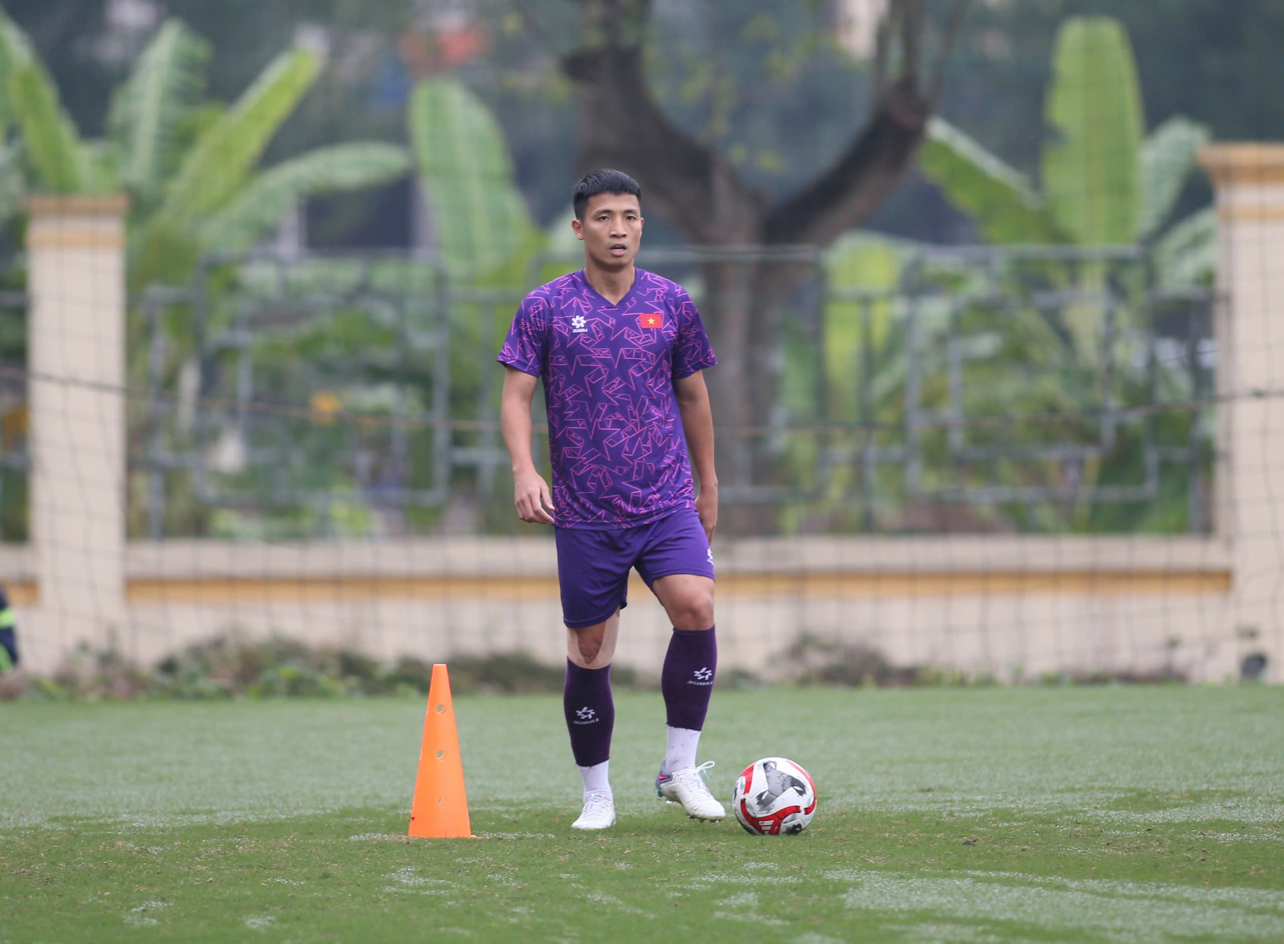 Trung vệ Bùi Tiến Dũng: "ĐT Việt Nam đã có phương án đối phó với các tình huống ném biên của Indonesia"