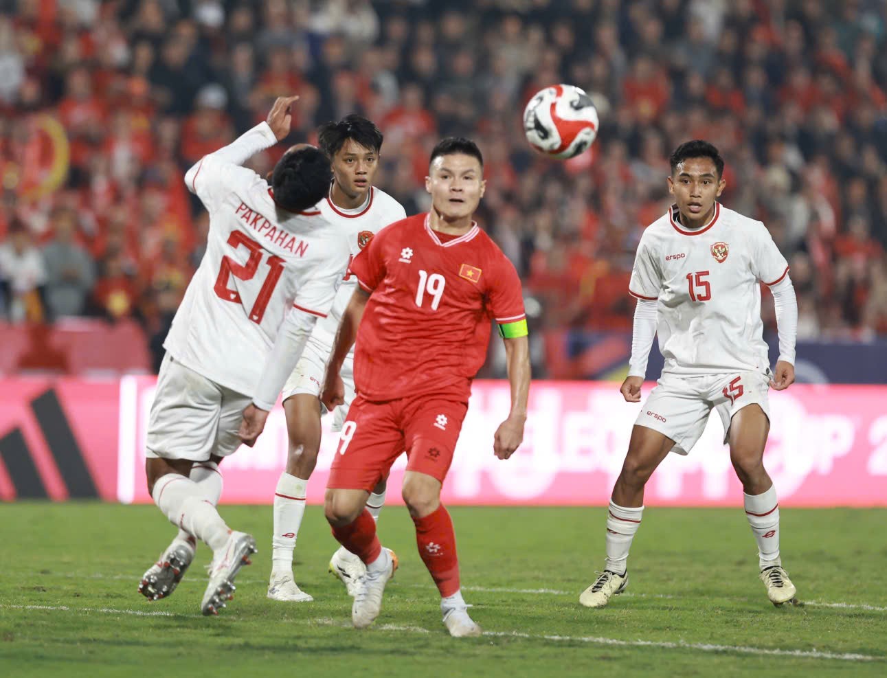 Kết quả ASEAN Cup 2024: Quang Hải ghi bàn thắng đầy cảm xúc, ĐT Việt Nam đánh bại Indonesia