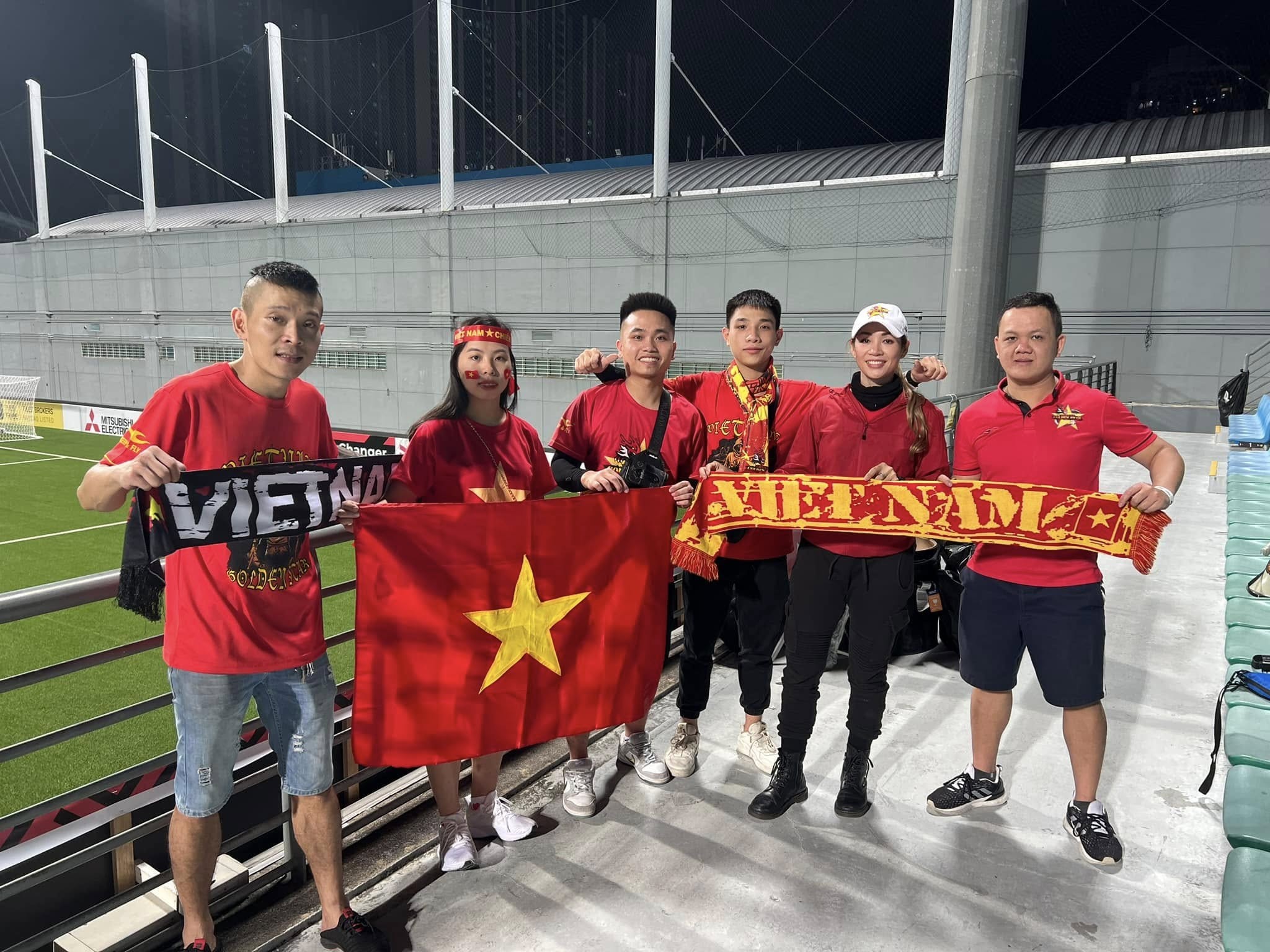 Cơn sốt vé bán kết ASEAN Cup tại Singapore: Giá chợ đen cao ngất ngưởng, CĐV Việt Nam "nản lòng"