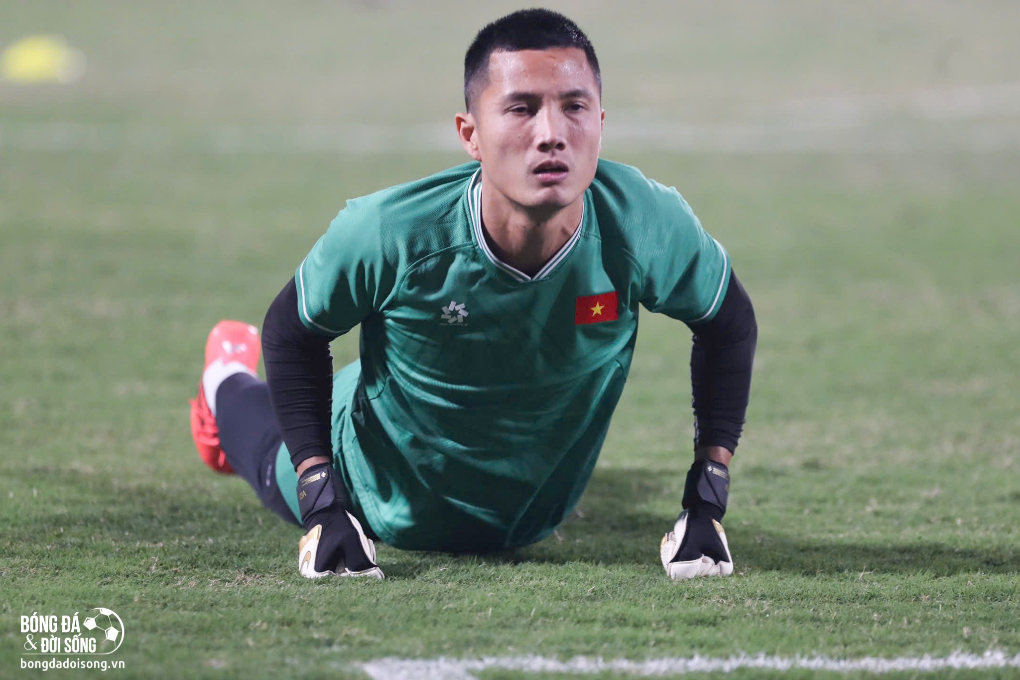 Thủ môn Đình Triệu: Cái duyên "đứt đoạn" với nghiệp quần đùi áo số