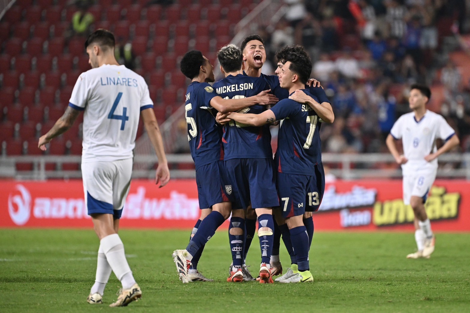 Nghẹt thở đánh bại Philippines, Thái Lan cùng Việt Nam tạo nên trận chung kết trong mơ