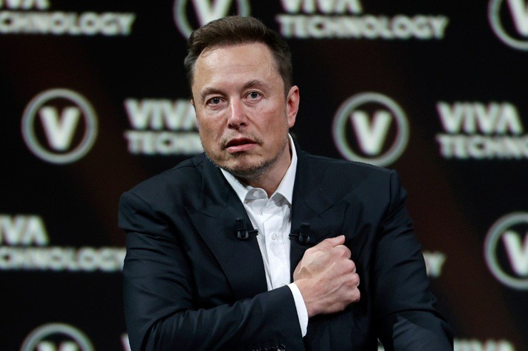 Tỉ phú Elon Musk muốn mua Liverpool