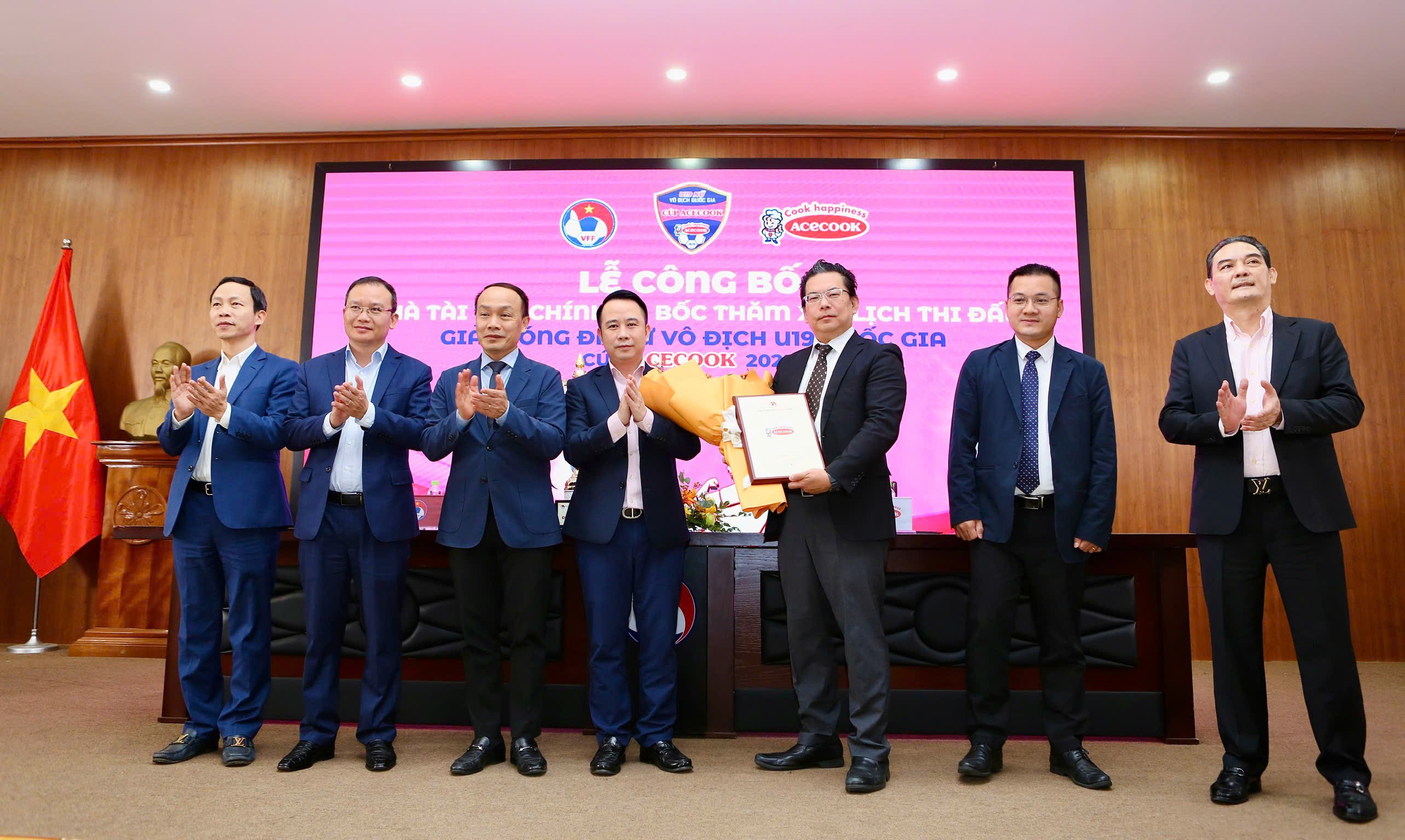 Bóng đá trẻ nữ Việt Nam nhận tin vui