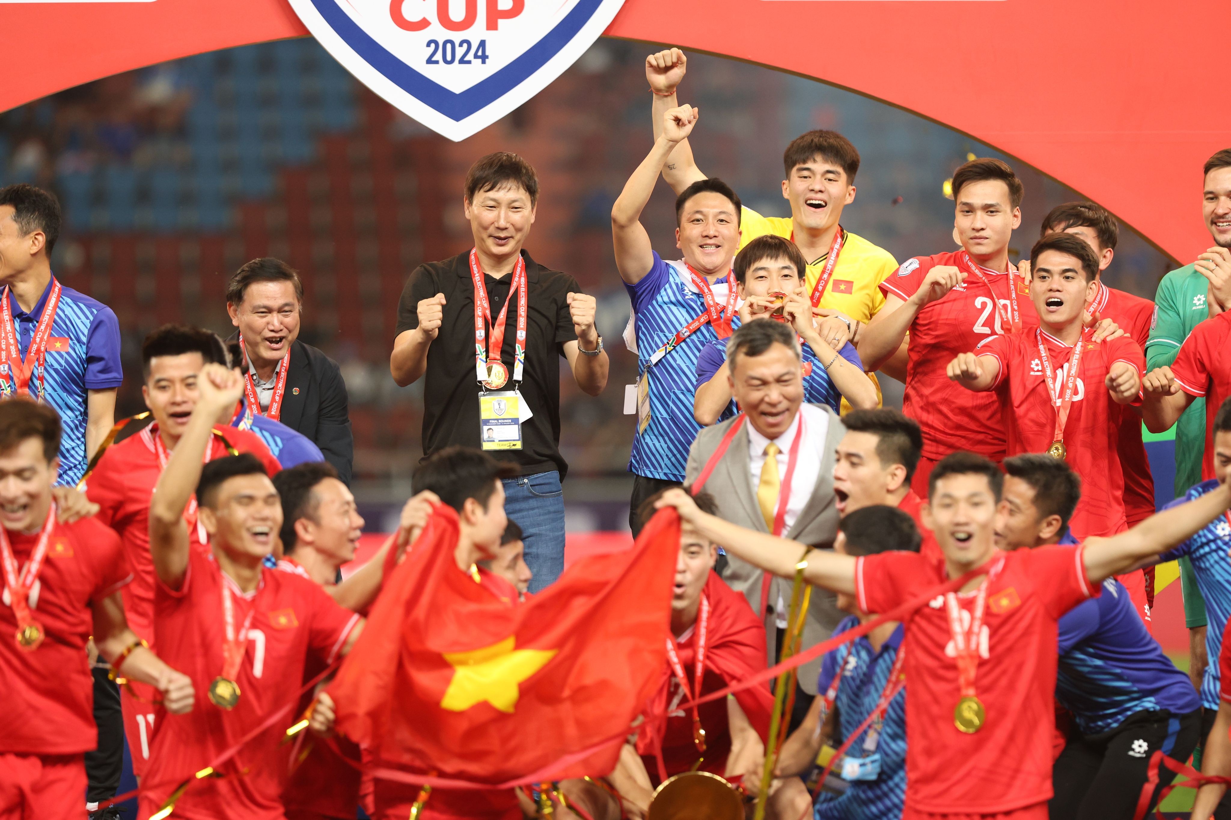 HLV Kim Sang Sik về Hàn Quốc sau chức vô địch ASEAN Cup 2024