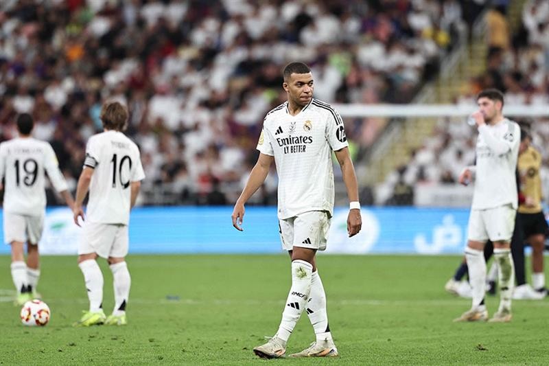 Real Madrid không mua thêm cầu thủ trong mùa giải này