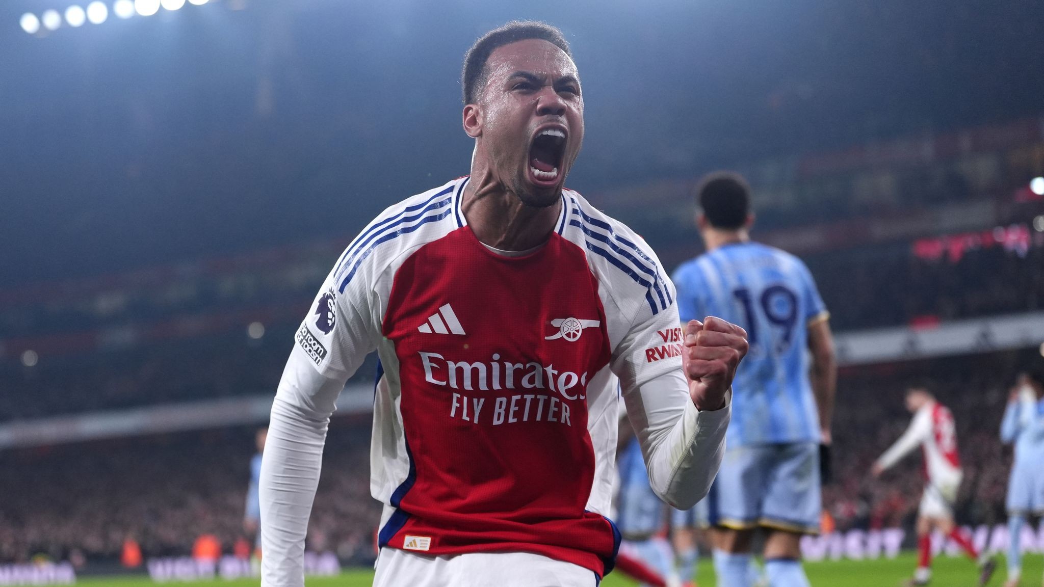 Kết quả vòng 21 Ngoại hạng Anh, Arsenal vất vả giành chiến thắng, ngày vui cho các đội khách