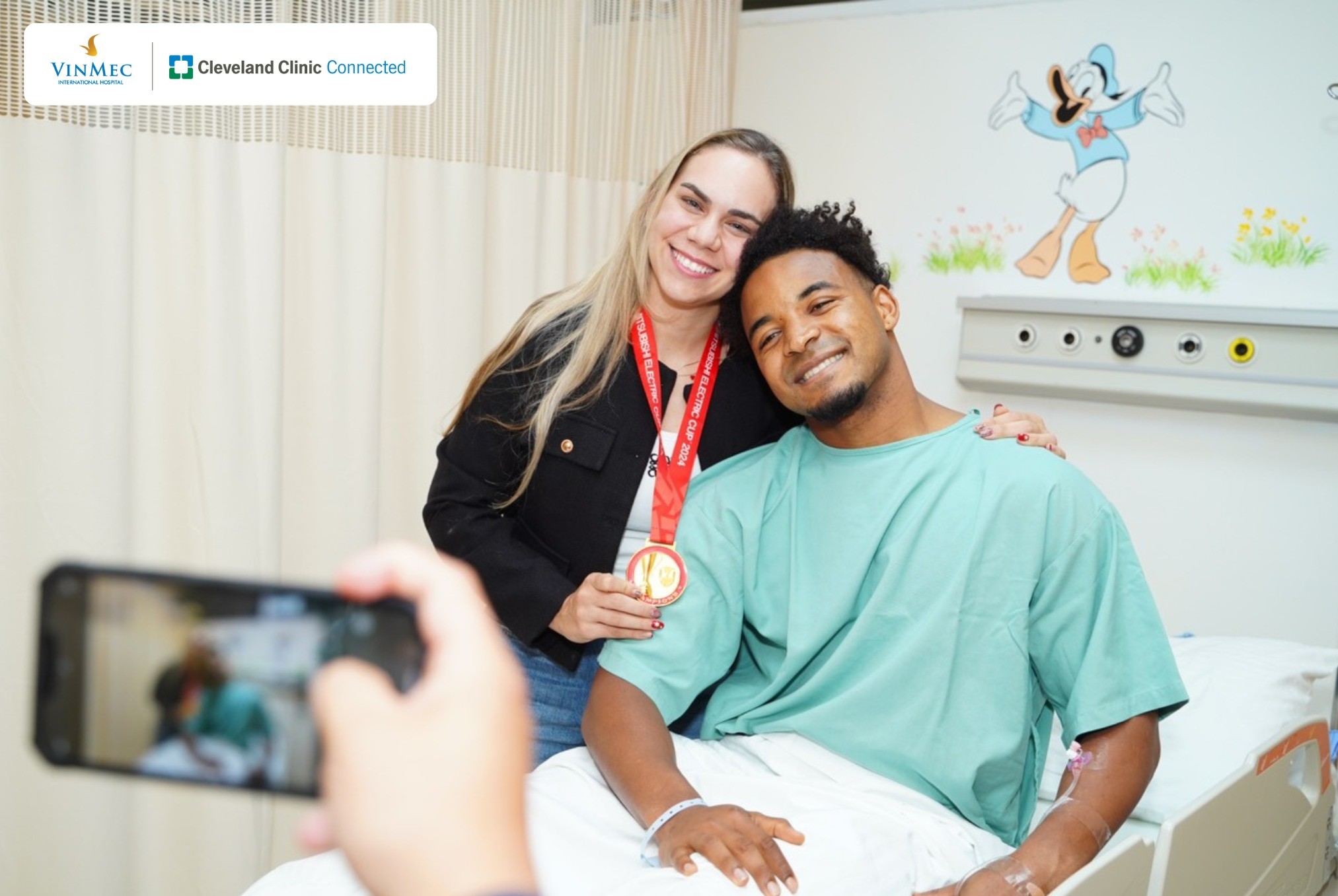 Tiền đạo Nguyễn Xuân Son đón Tết Nguyên Đán ở bệnh viện