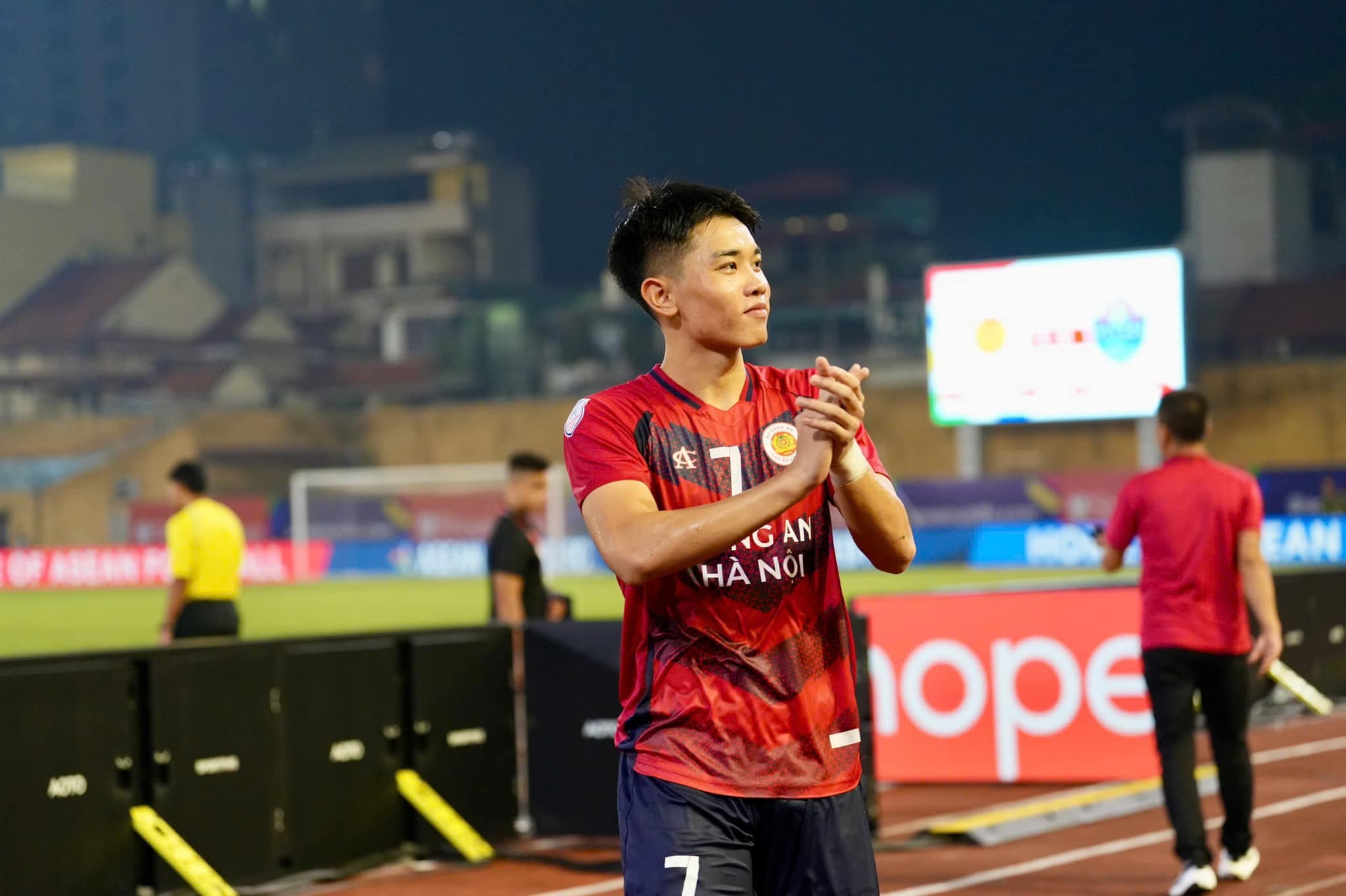 Tiền đạo Đình Bắc: ''Bàn thắng là bước đà khích lệ tinh thần để tôi tốt hơn''