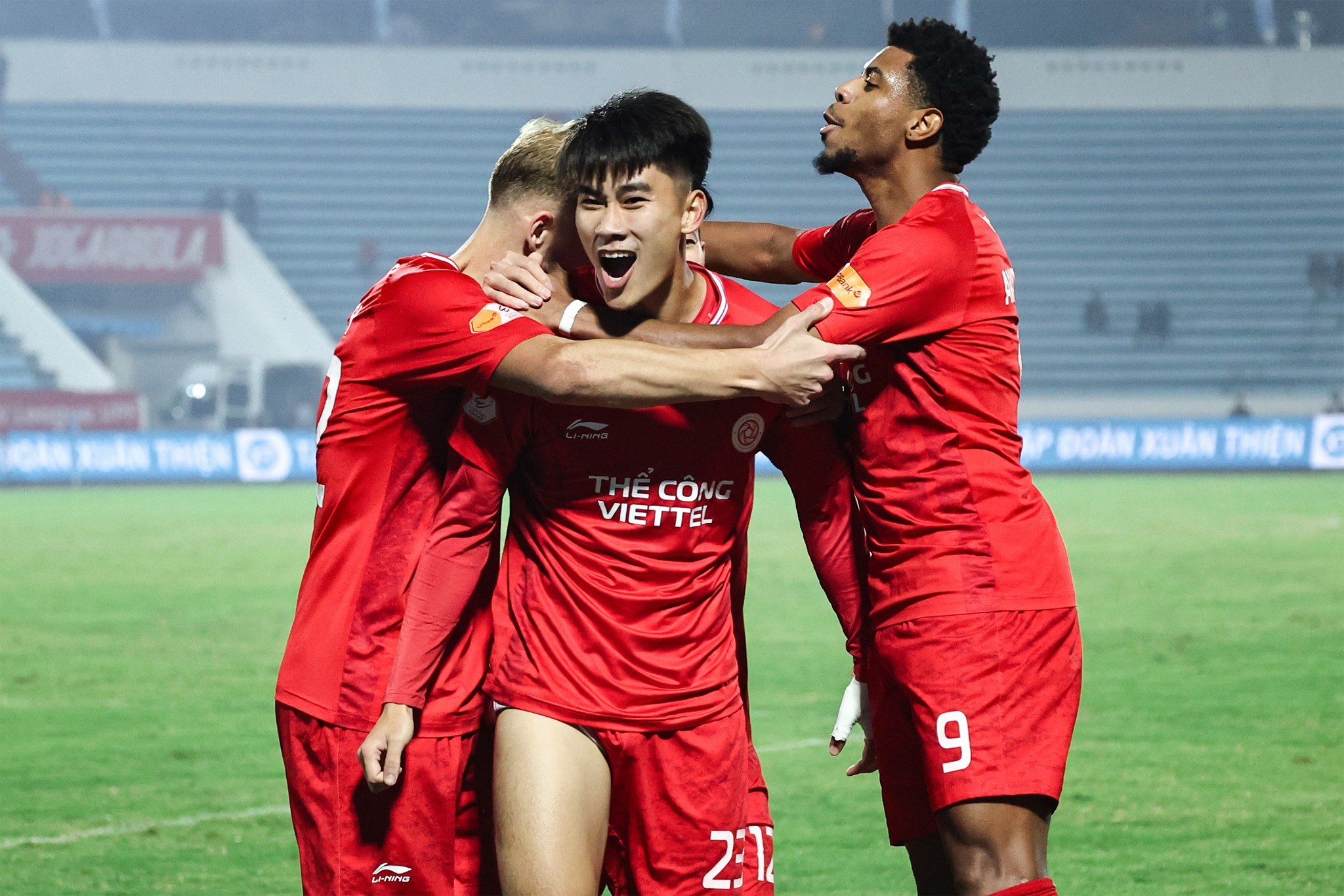 Kết quả V.League: Thể Công Viettel chật vật đánh bại HAGL, Đà Nẵng đã biết thắng
