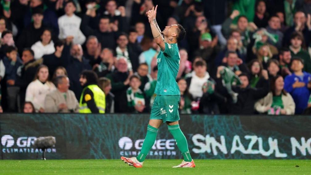 Tiếp tục tỏa sáng ở đội bóng mới, Anthony khiến MU thêm tiếc nuối