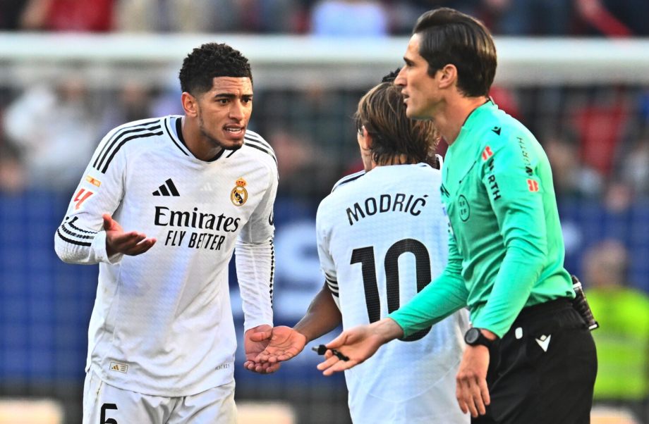 HLV Pep Guardiola bênh vực trọng tài khi rút thẻ đỏ cho Bellingham