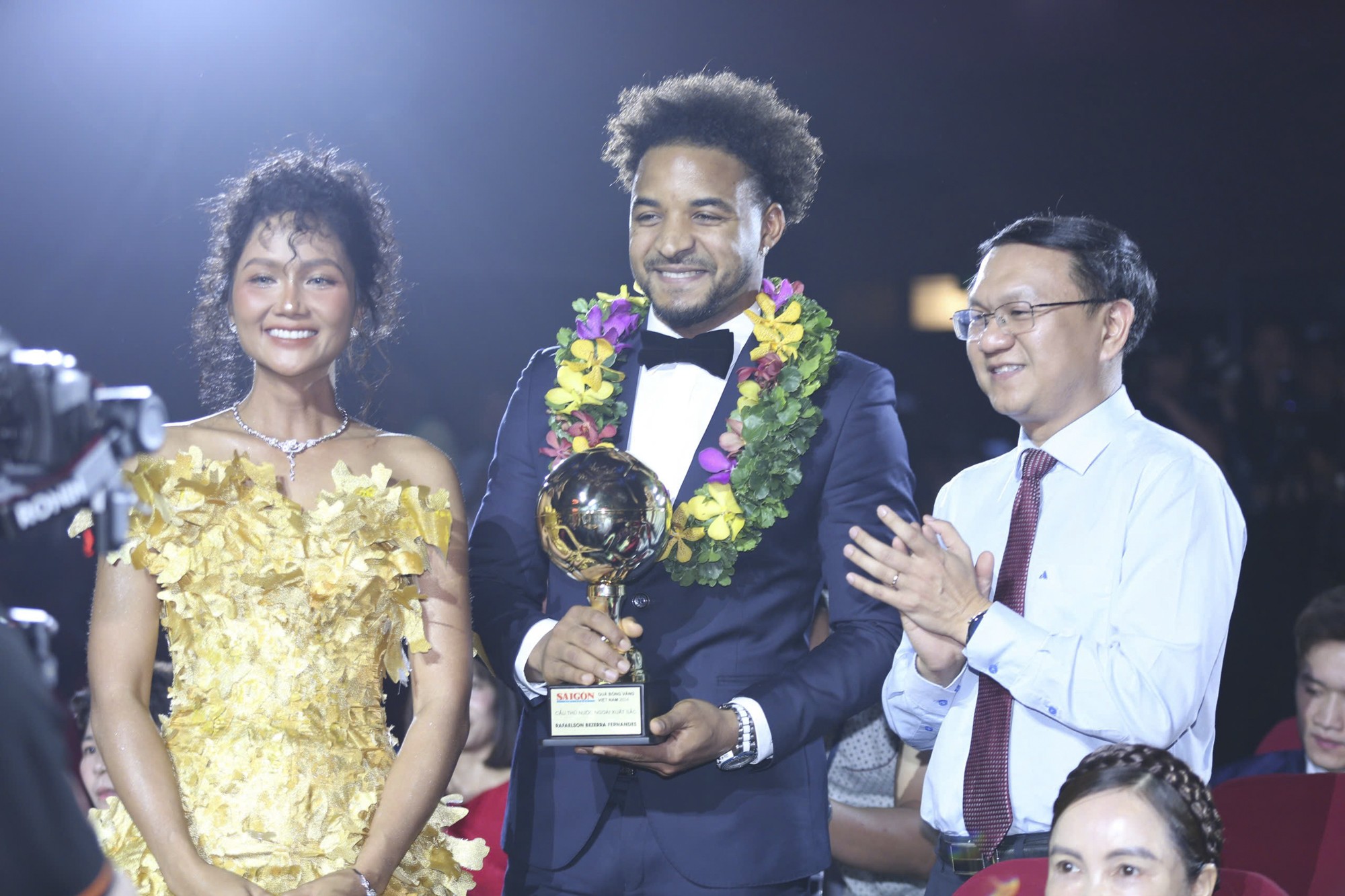 Nguyễn Xuân Son tuyên bố: "Tôi sẽ sớm trở lại và ghi thật nhiều bàn thắng"