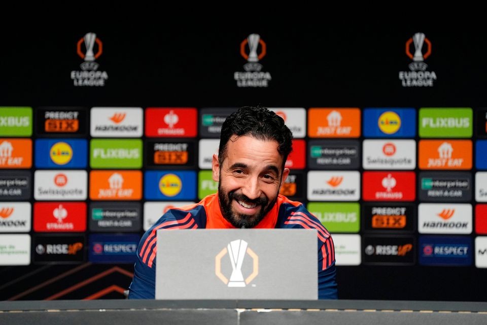 HLV Amorim không coi trọng Europa League