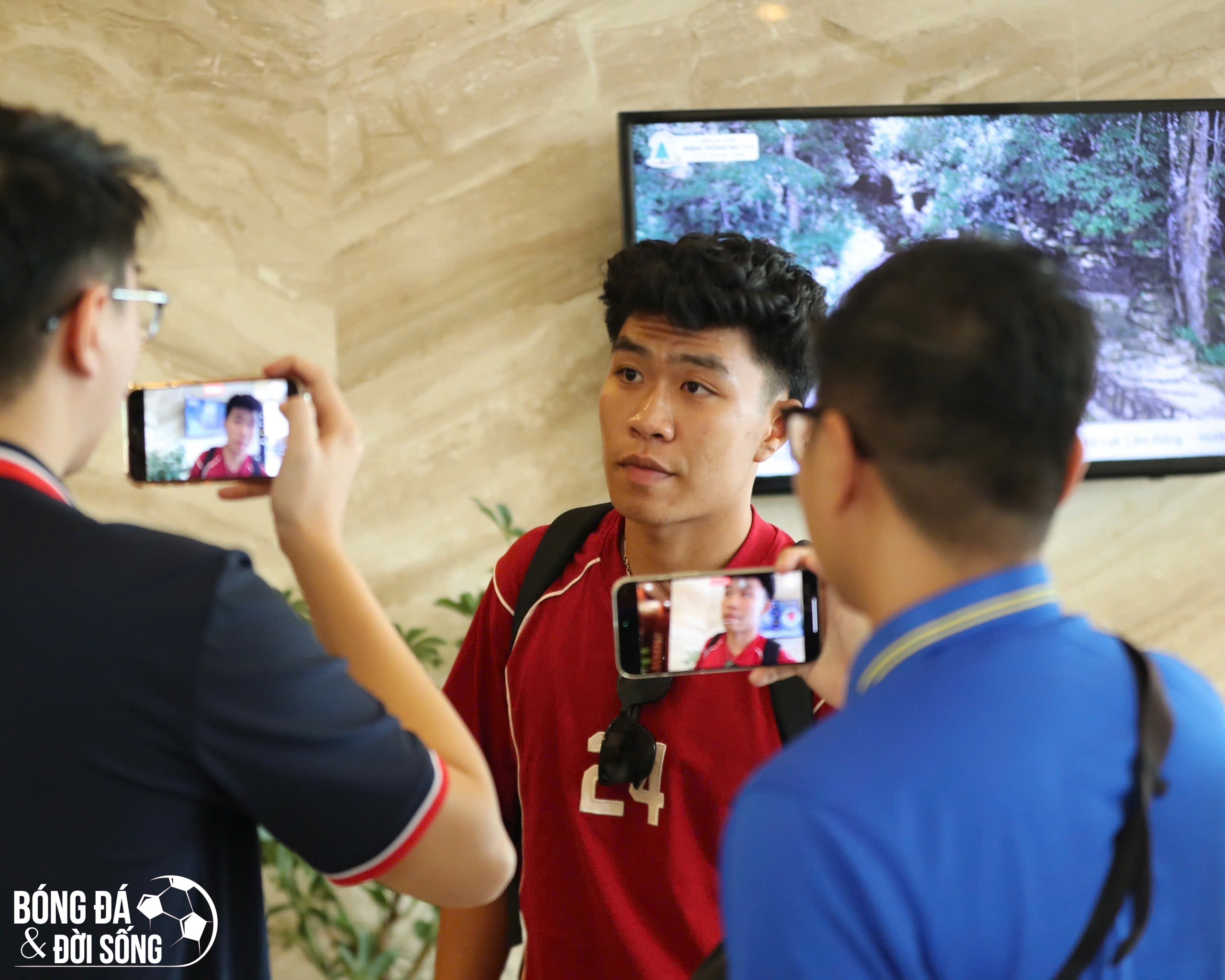 Trung vệ Lý Đức quyết tâm khẳng định, mong thầy Kim tạo cơ hội