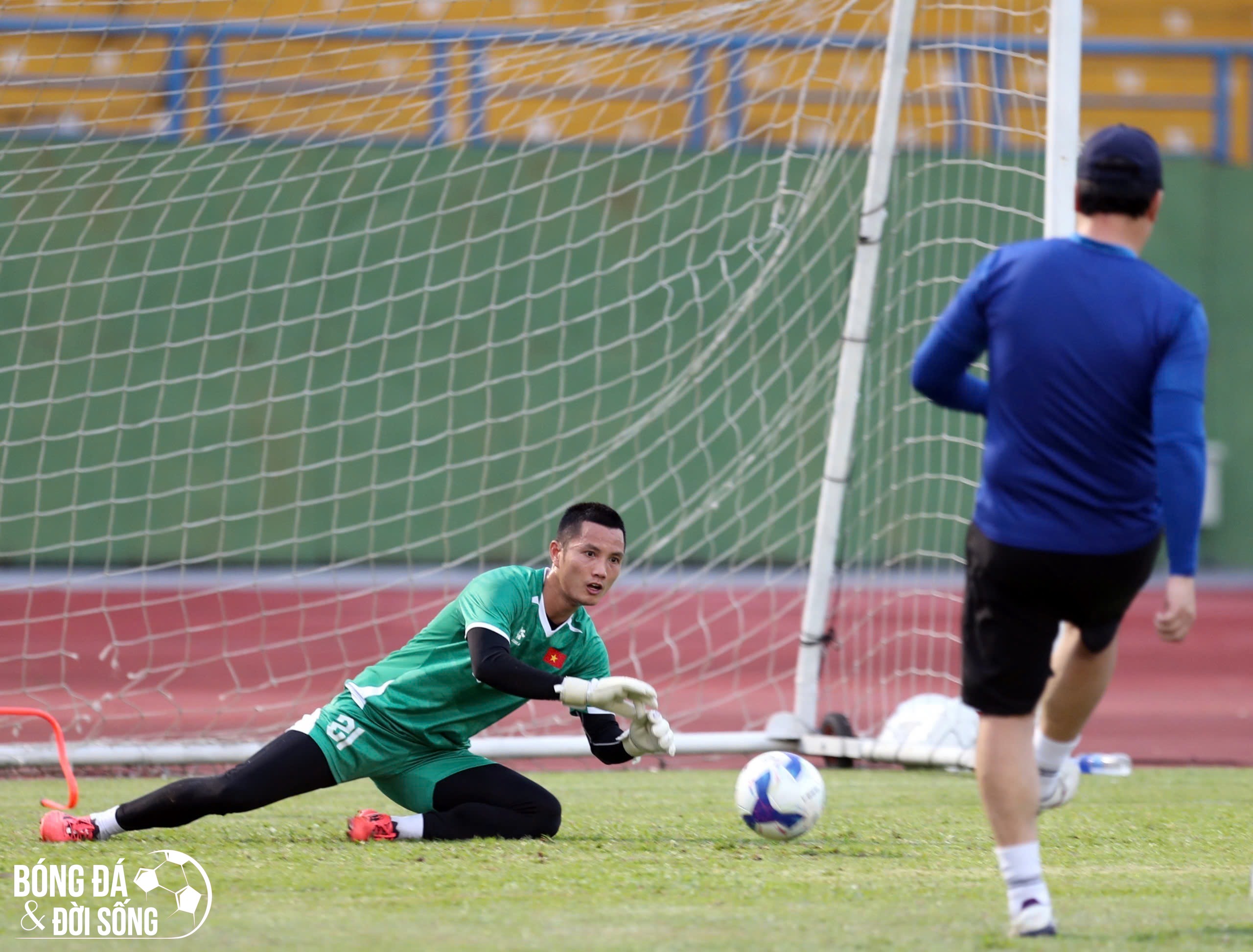 Thủ thành Đình Triệu báo tin vui cho người hâm mộ