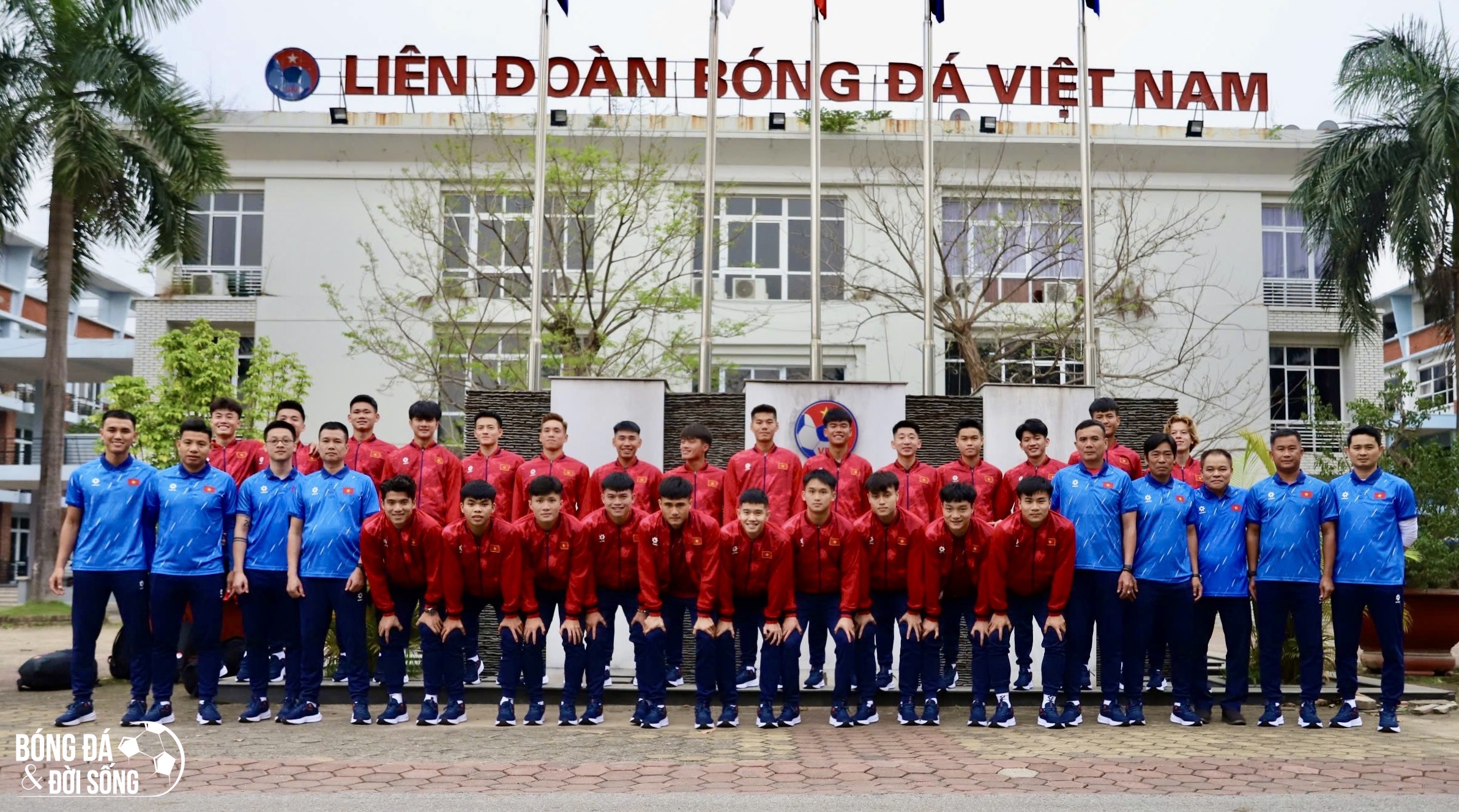 Đội tuyển U22 Việt Nam hào hứng lên đường tham dự CFA Team China