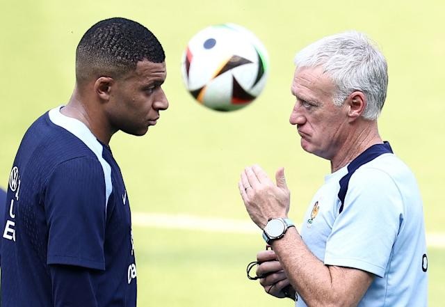 Mbappe lên tiếng sau tin đồn rạn nứt với HLV Deschamps