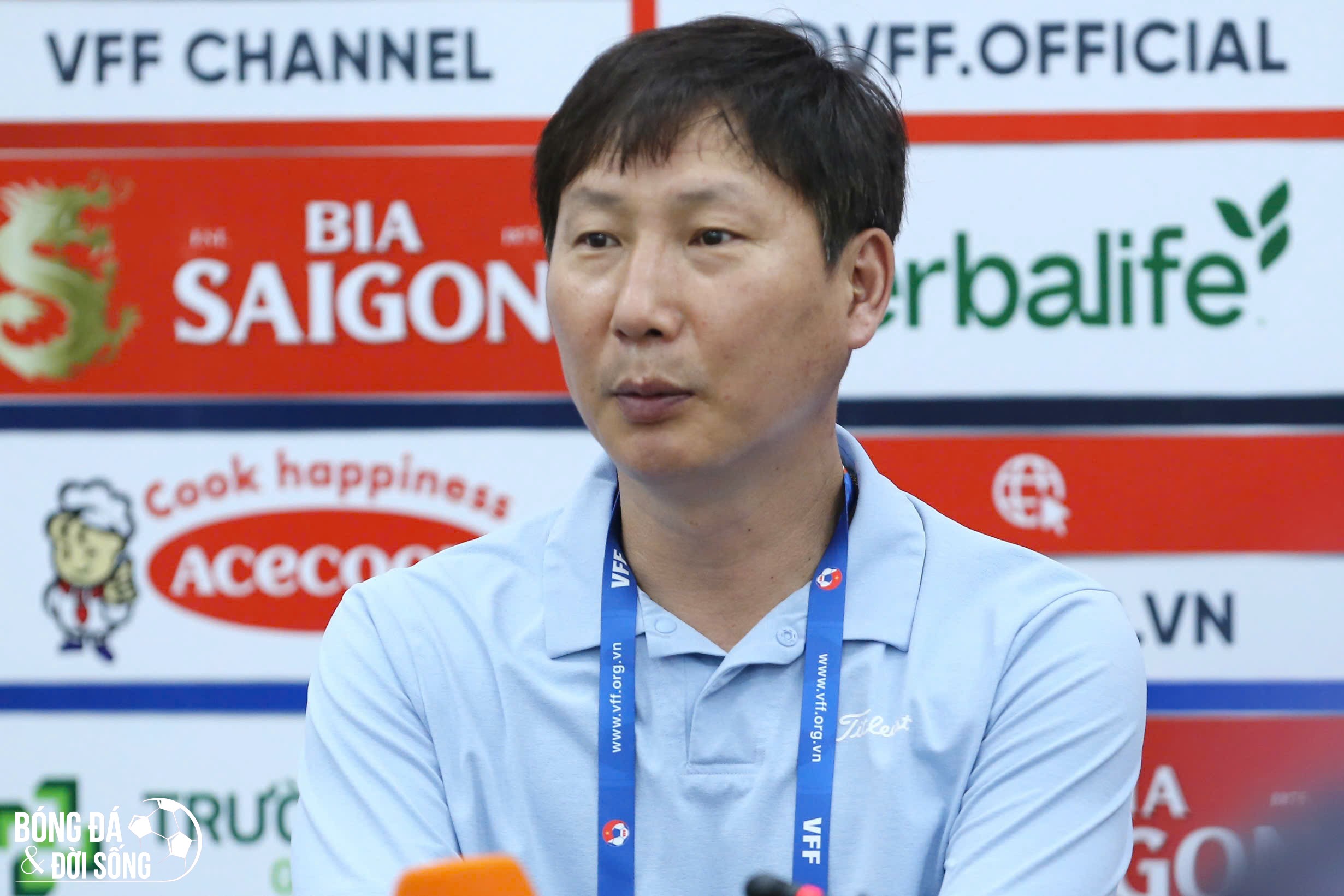 HLV Kim Sang Sik thừa nhận ĐT Việt Nam gặp khó, tiết lộ tình hình Hoàng Đức và Quang Hải