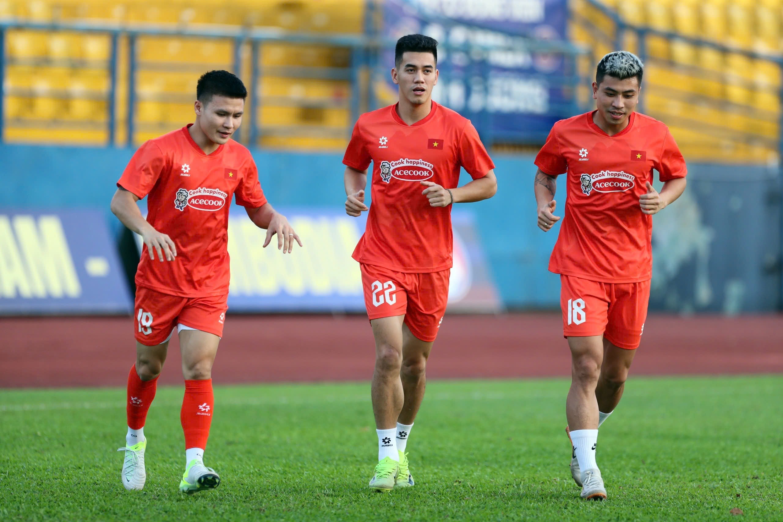 Tiến Linh tái phát chấn thương phức tạp, HLV Kim Sang Sik lo sốt vó