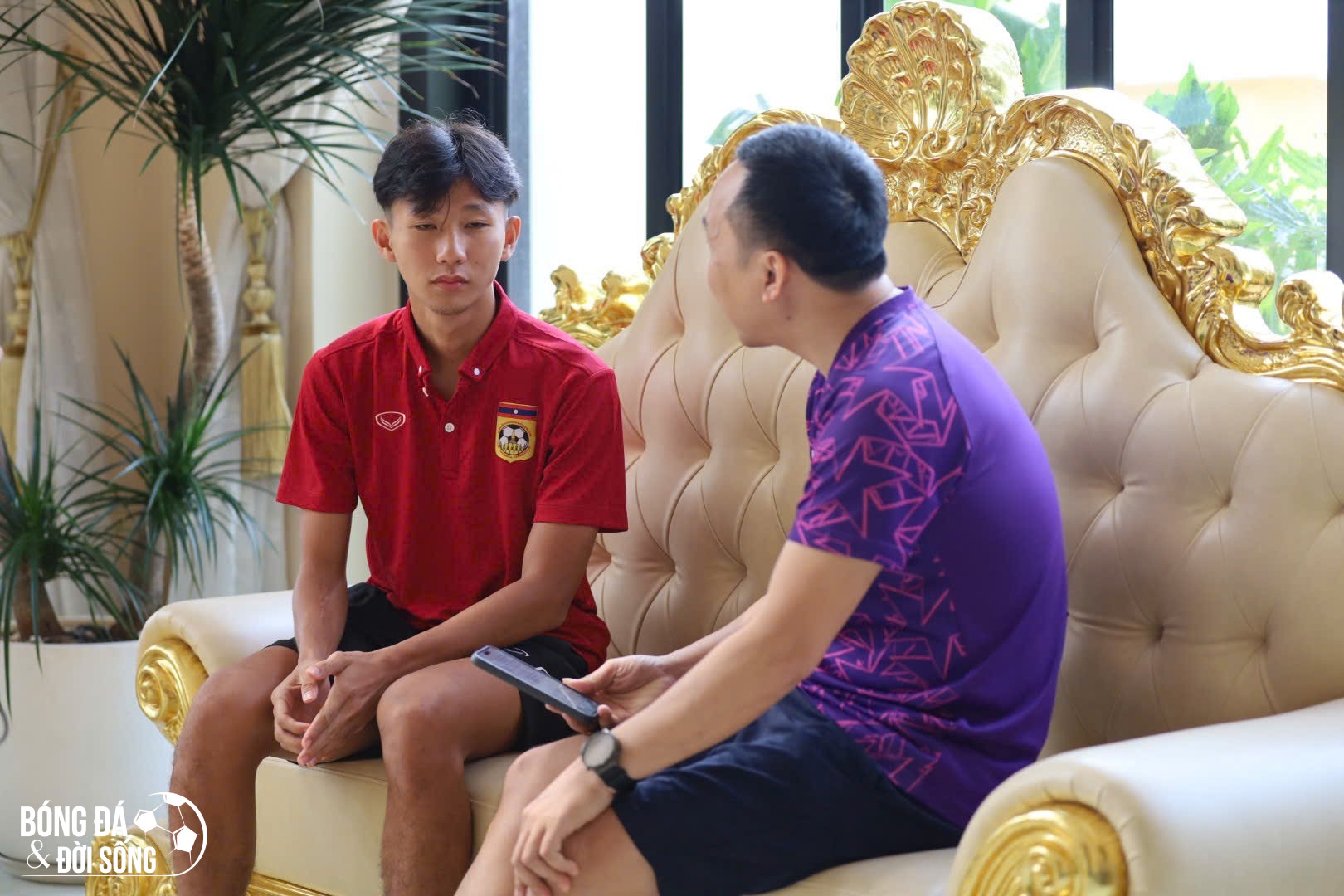 Độc quyền: Tuyển thủ Lào gốc Việt quyết xé lưới Đình Triệu, háo hức gặp Quang Hải