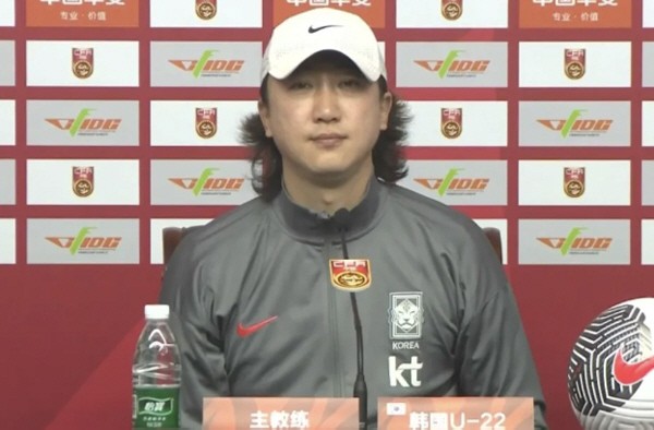 Thua đau Trung Quốc, U22 Hàn Quốc cảnh báo Việt Nam: "Trọng tài thiên vị chủ nhà"