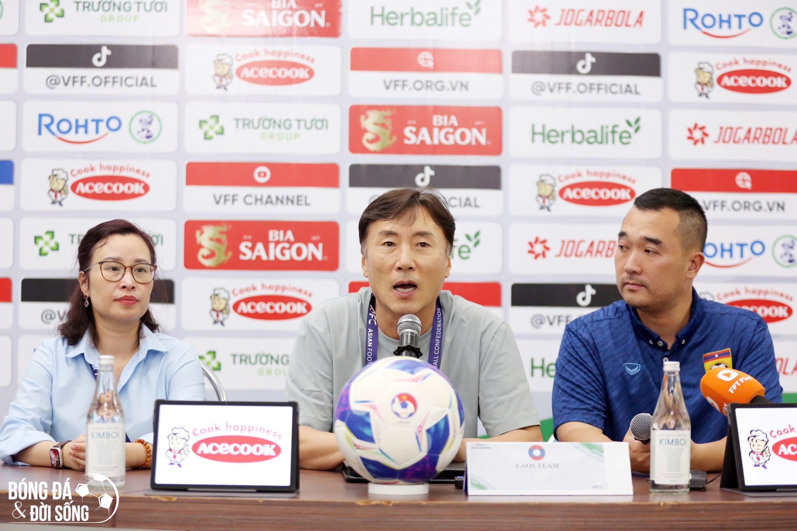 HLV Lào khen ngợi ĐT Việt Nam, thừa nhận sự chênh lệch trình độ