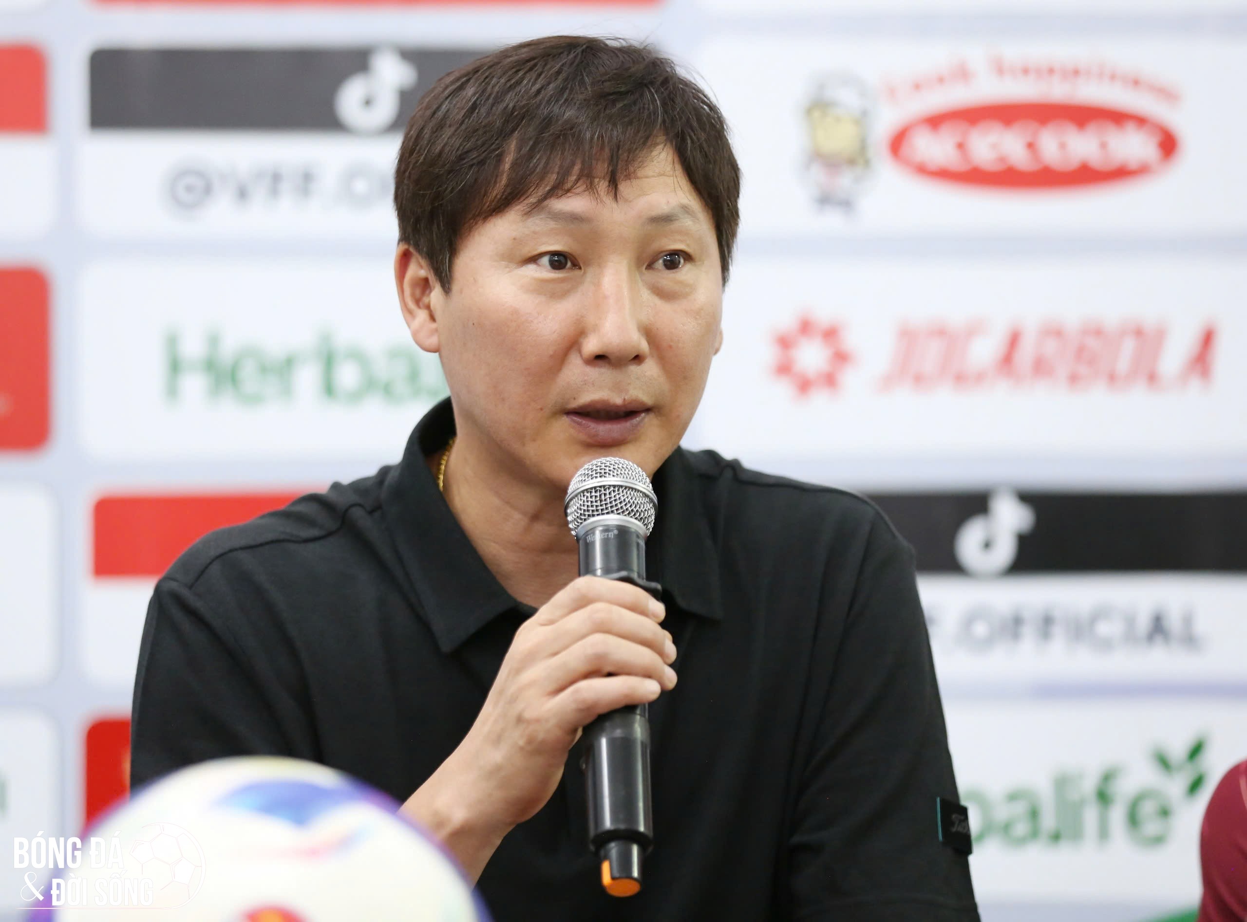 HLV Kim Sang Sik: "Không có gì để chê ĐT Việt Nam"
