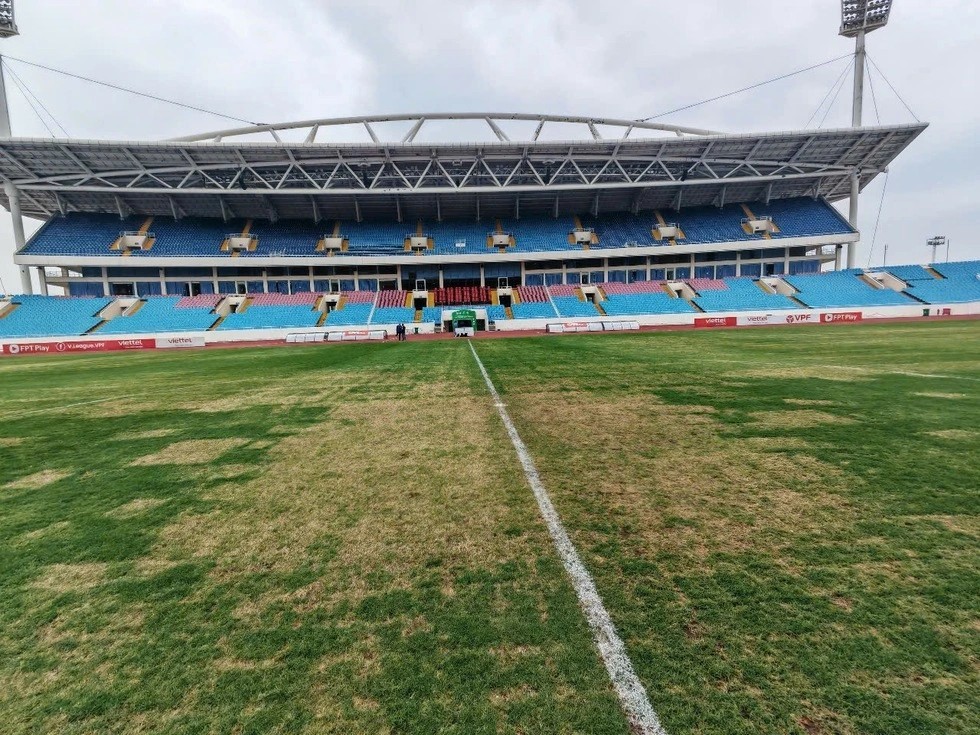 Sân Mỹ Đình quá xấu, nữ tuyển thủ chê công khai: "Thua cả sân Hà Đông"