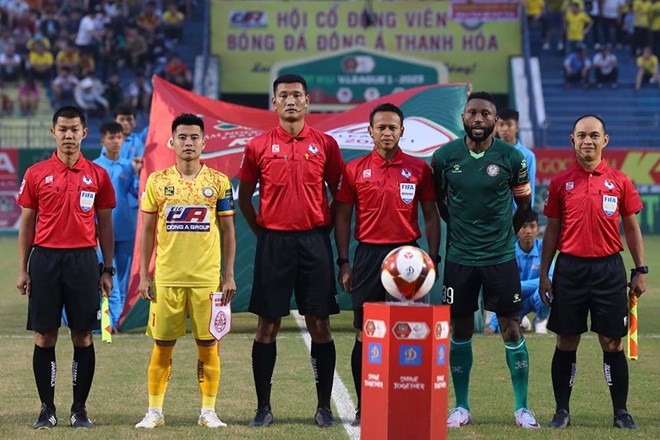 Trọng tài ngoại điều hành trận cầu tâm điểm V-League