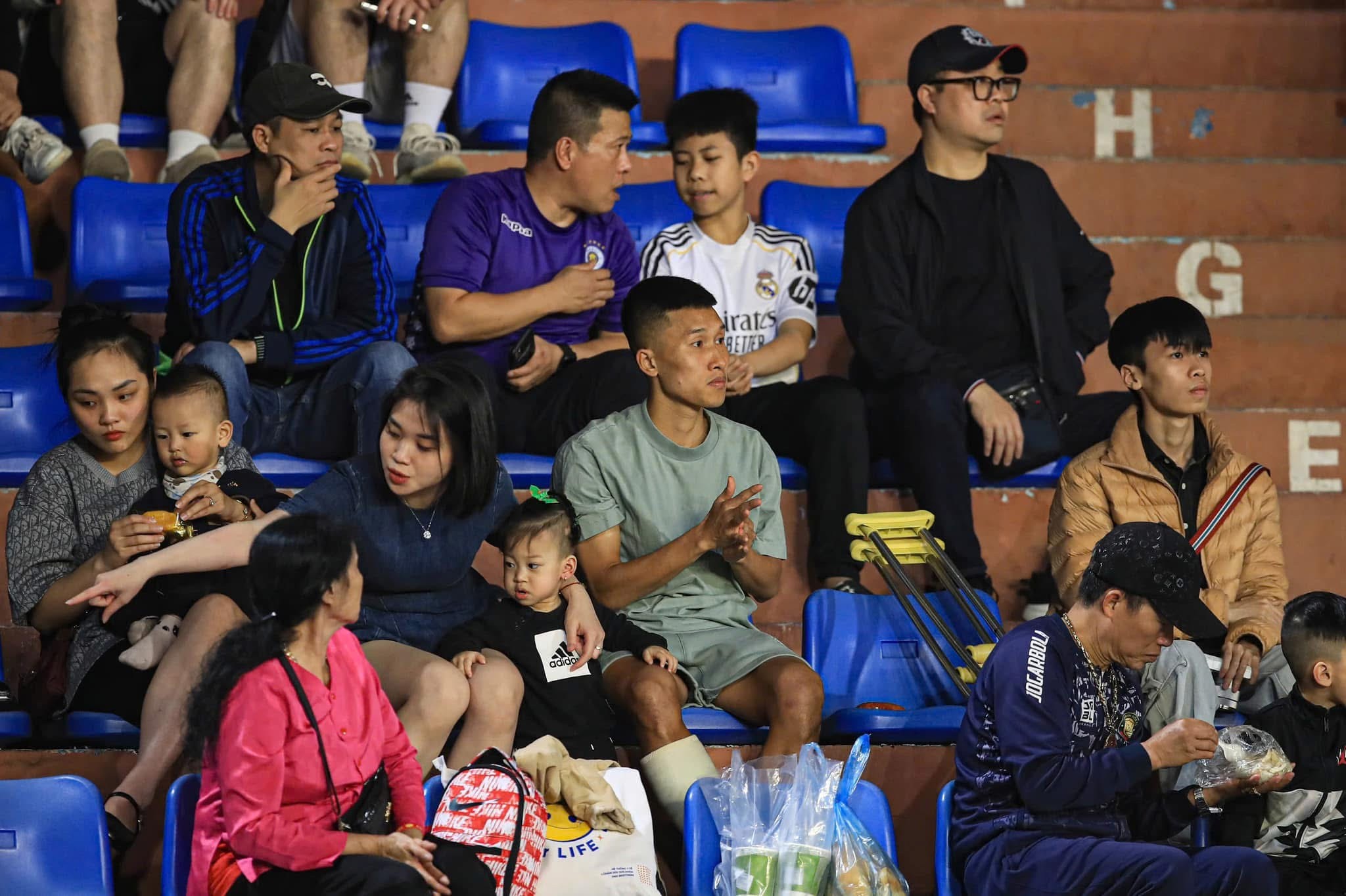 Tiền vệ tuyển Việt Nam chấn thương, nghỉ hết mùa giải