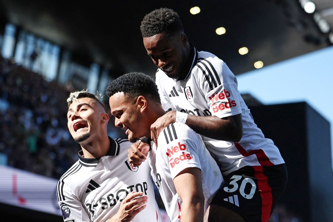 Hàng thủ "mơ ngủ", Liverpool nhận cái kết đắng trước Fulham