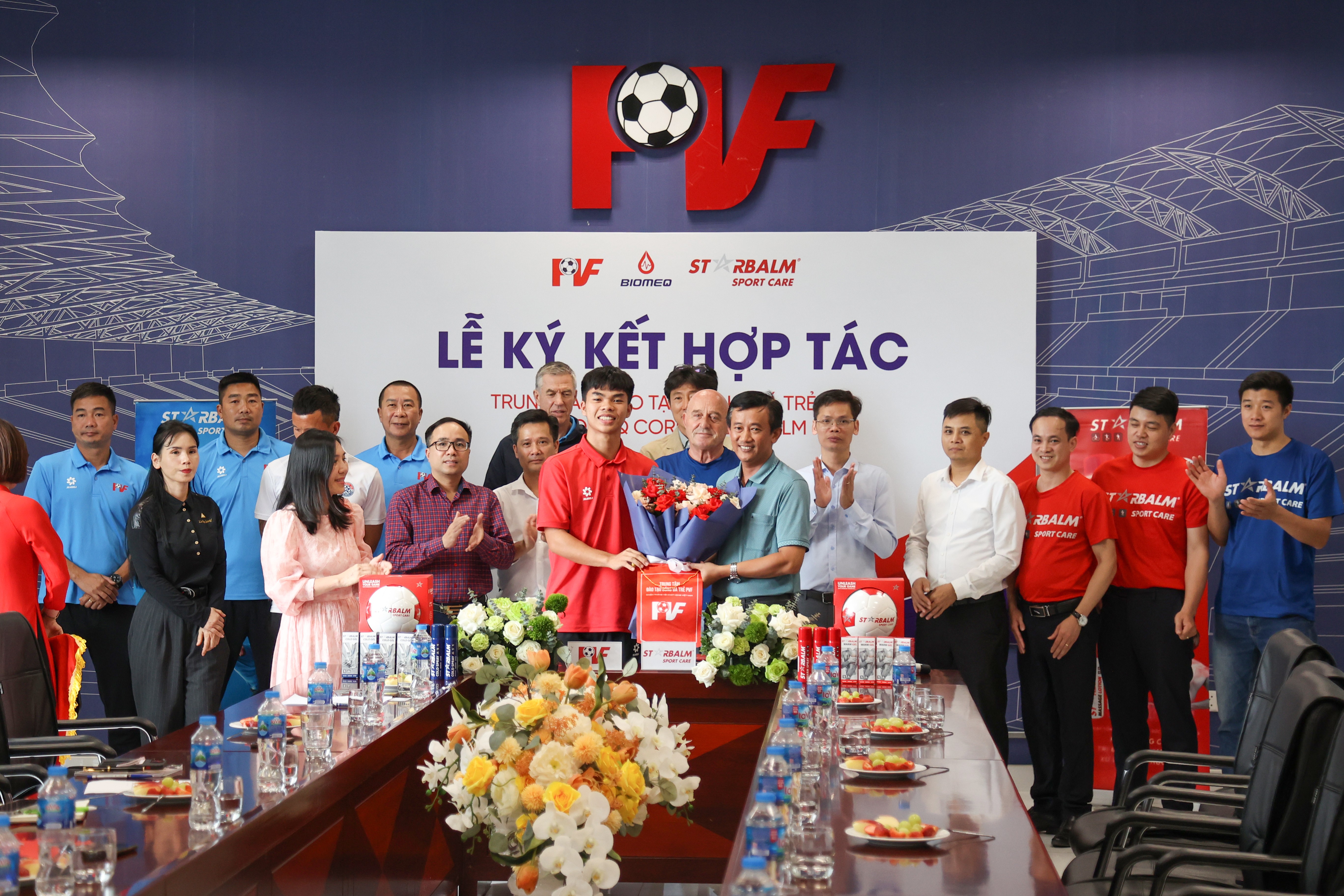 PVF chung tay cùng STARBALM nâng cao thể lực cầu thủ trẻ
