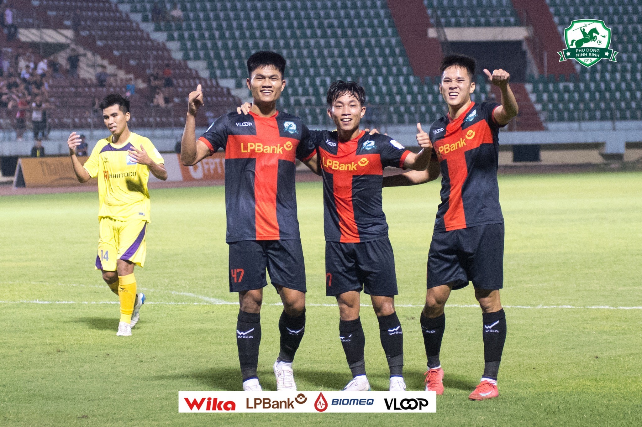 CLB Ninh Bình toàn thắng 14 trận: Thẳng tiến đến ngôi vương hạng Nhất