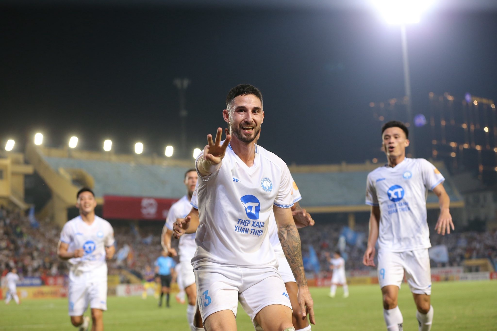 Nam Định FC sẵn sàng nhập tịch cho Kevin Phạm Ba