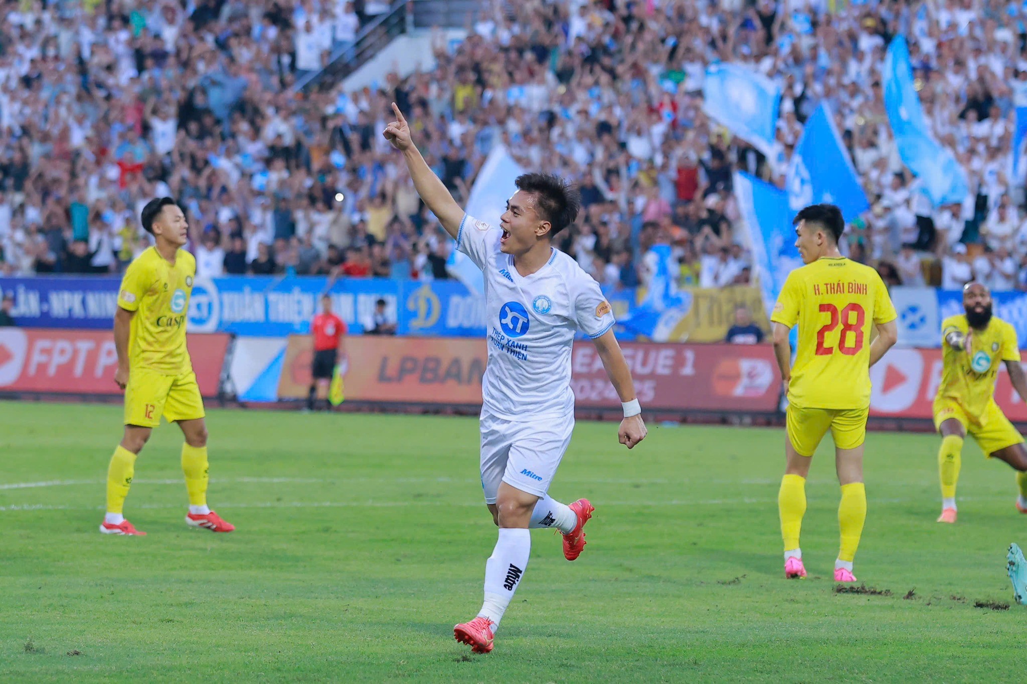 Kết quả V.League: Nội binh tỏa sáng, Nam Định đánh bại Thanh Hóa theo cách kịch tính