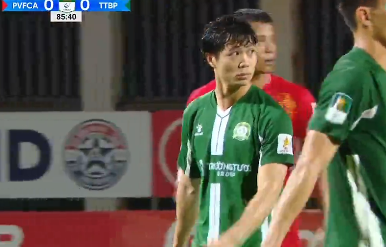 Công Phượng bất lực, ngậm ngùi nhìn Hoàng Đức thăng hạng V.League