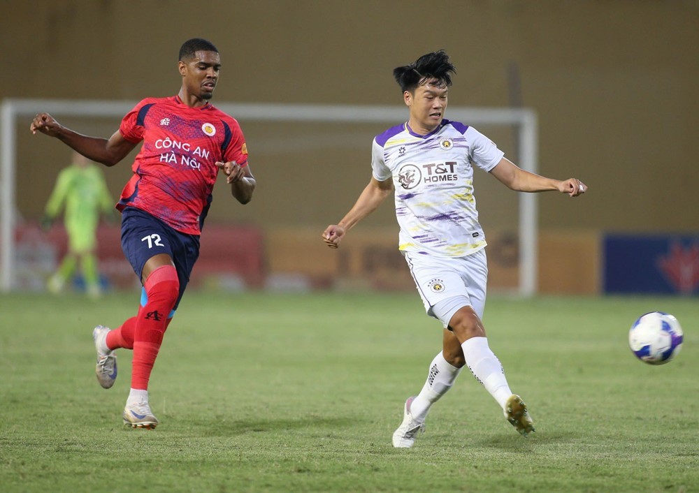 Kết quả V-League: Chơi thiếu người, Hà Nội FC vẫn thắng thuyết phục CAHN