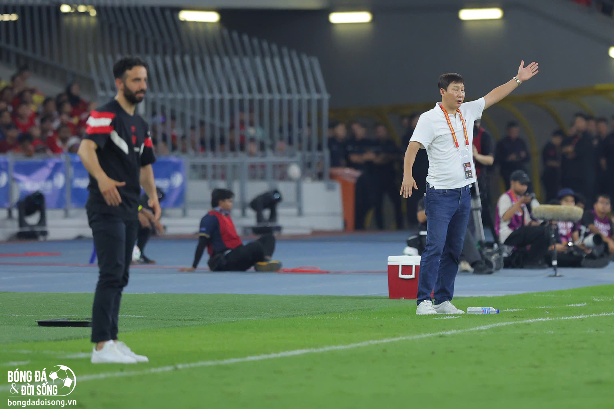 HLV Kim Sang Sik: “Cả đời tôi sẽ không bao giờ quên khoảnh khắc chiến thắng trước MU”