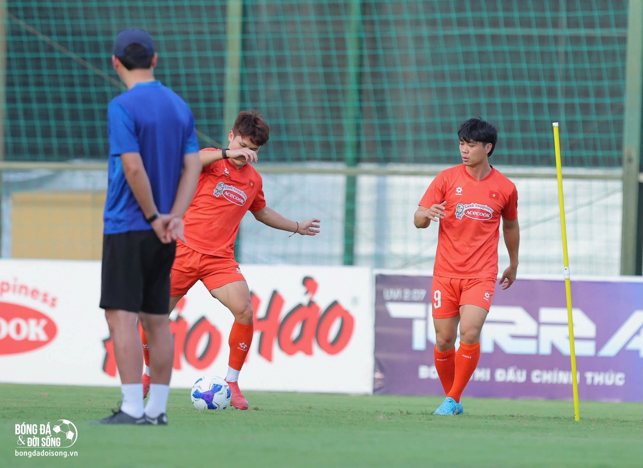 Công Phượng trở lại, HLV Kim Sang Sik lần đầu đủ quân rèn trận quyết đấu Malaysia