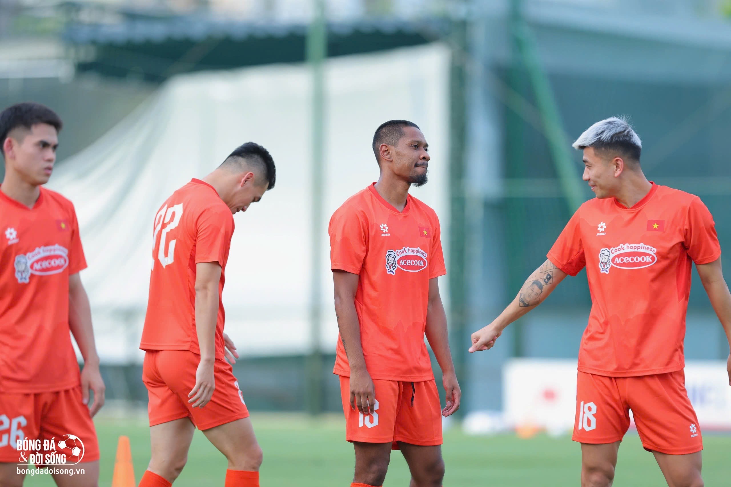 Tuyển Việt Nam ngược dòng trước U22, Cao Pendant Quang Vinh gây chú ý