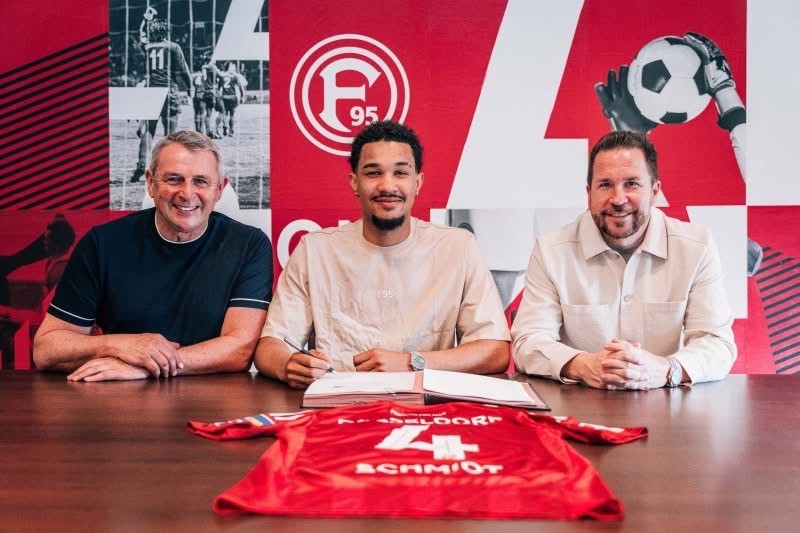 Trung vệ Việt kiều cao 1m87 gia nhập đội bóng hạng Nhì Đức