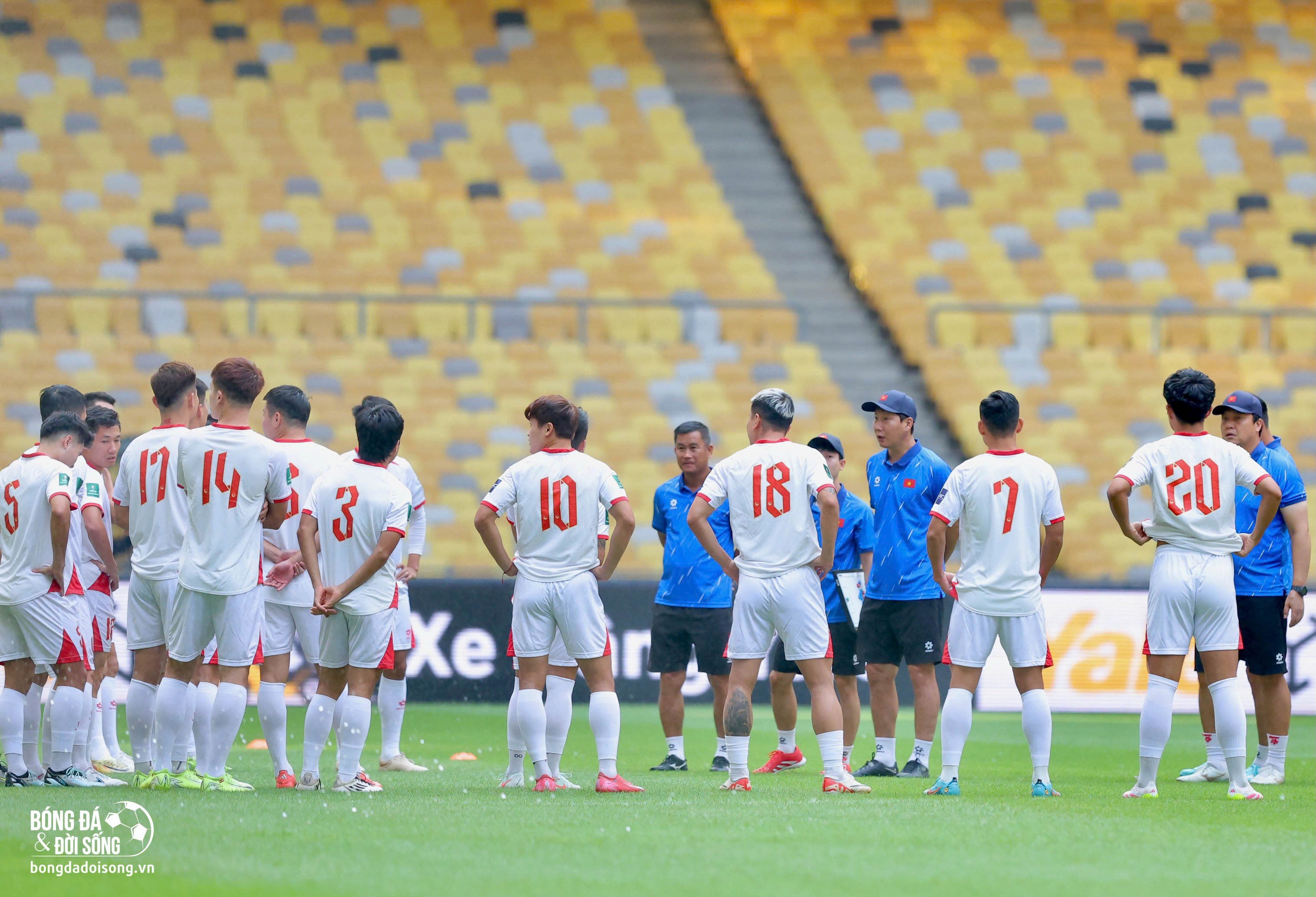 ĐT Việt Nam khóa chặt hàng thủ, sẵn sàng đại chiến Malaysia