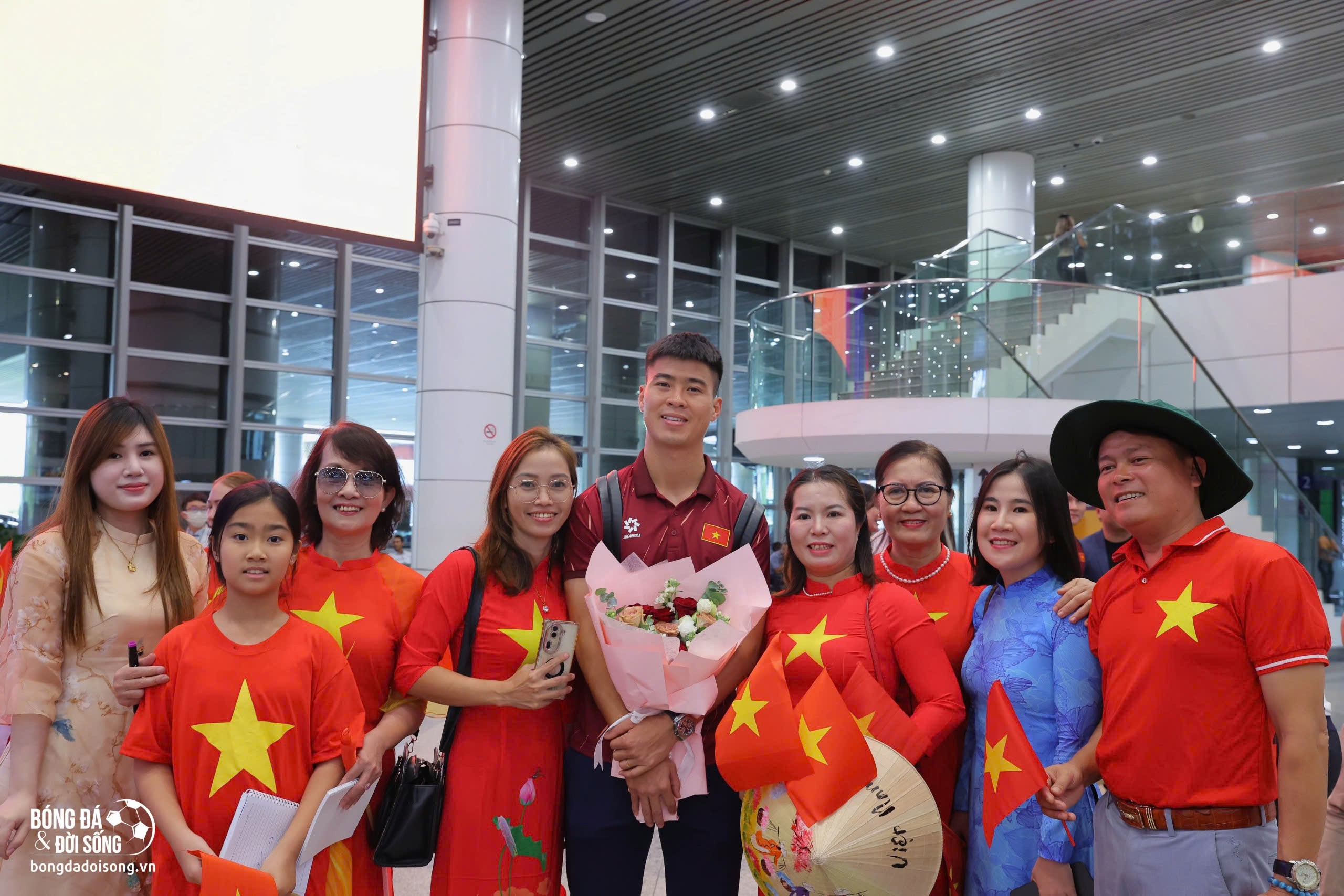 Kiều bào Việt Nam tại Malaysia tiếp lửa cổ vũ đội tuyển trước trận then chốt với Malaysia