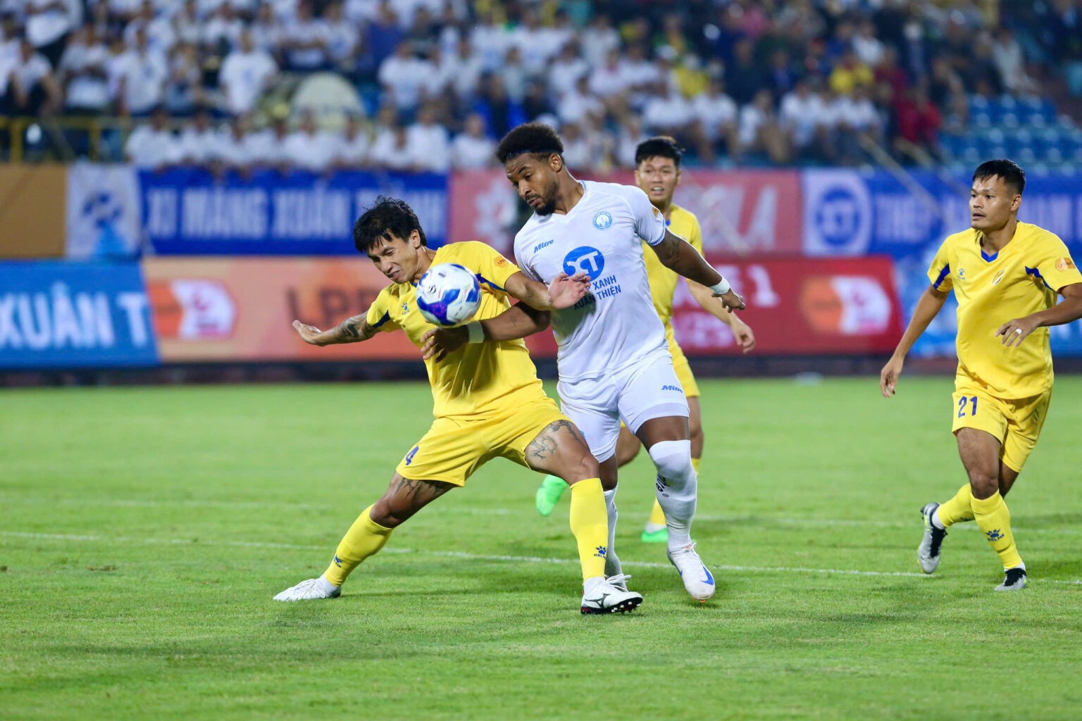 Nhận định Quảng Nam đấu Nam Định, 17h ngày 15/6: Ngôi vương ngã ngũ